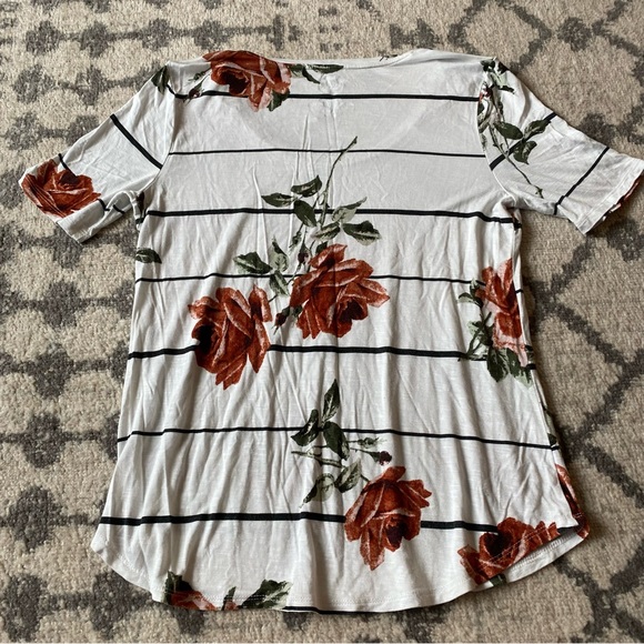 Maurices White & Floral & Striped Print 3/4 Sleeve Blouse Size Medium - Picture 8 of 9